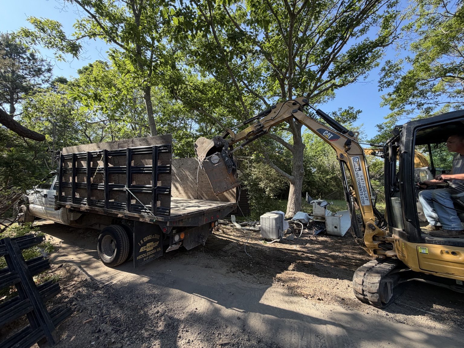 J’s Junk Services demolition and debris trucking in Rockport MA