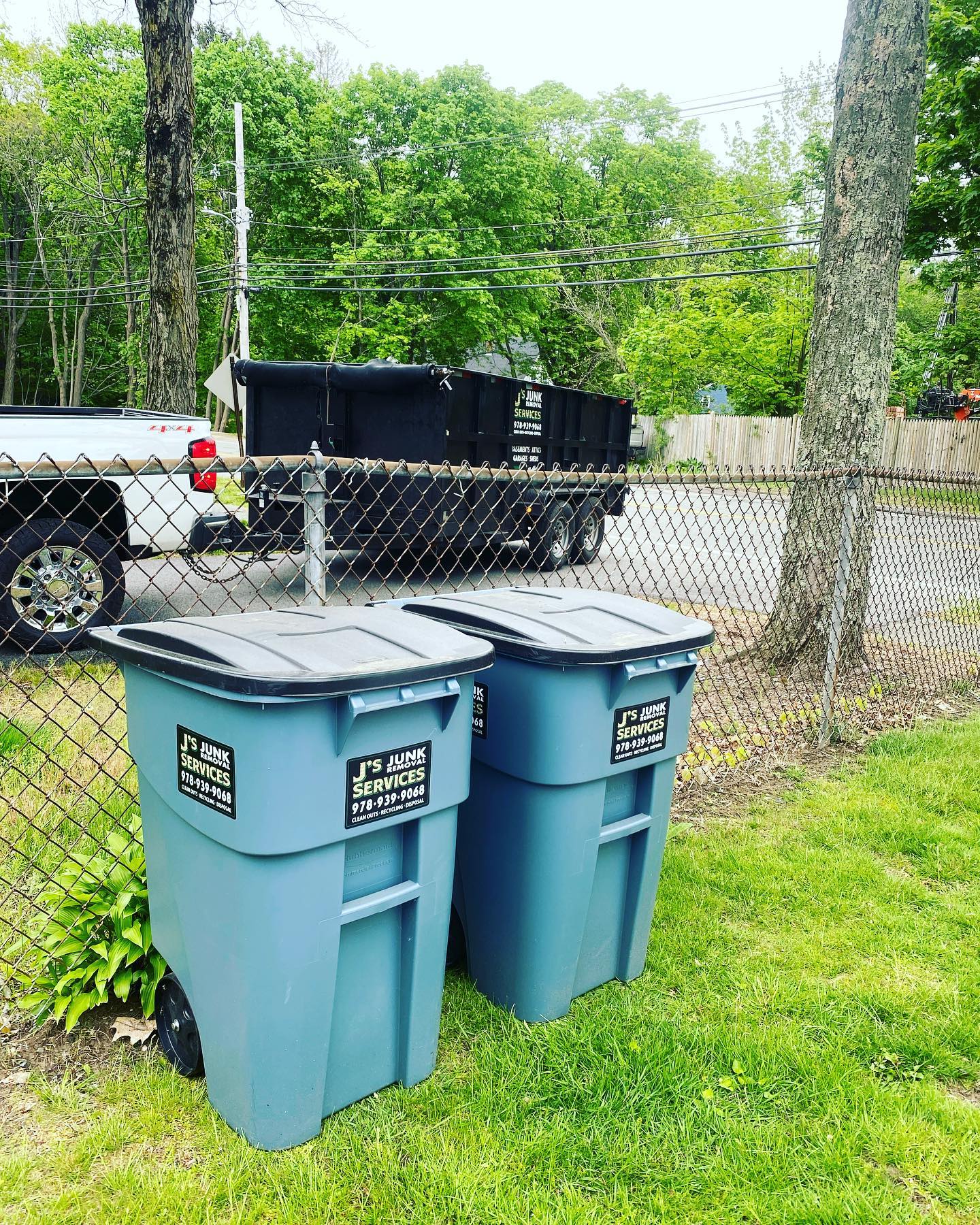 Curbside collection bins